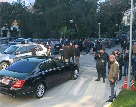 Protesta E Opozit S Berisha Ende N Zyr Ja Far Po Ndodh Para