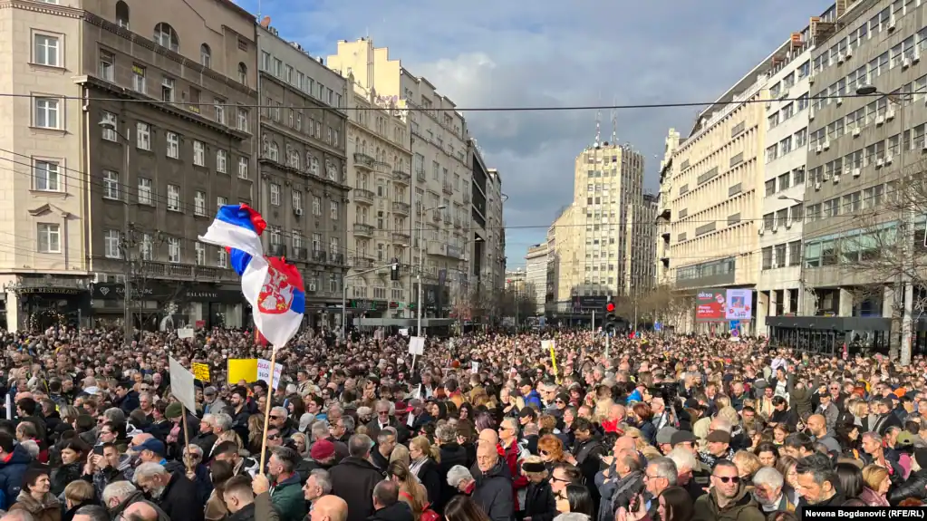 Protestat Në Serbi Mijëra Persona Kërkojnë Anulimin E Zgjedhjeve News24