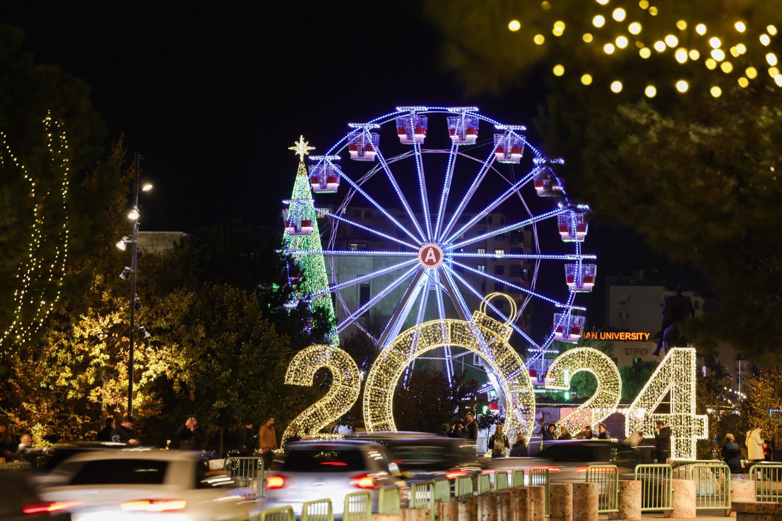 VIDEO/ Tirana në Dhjetorin magjik të festave