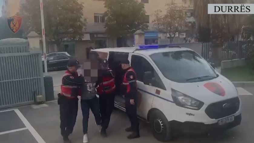 Emri/ Kreu disa vjedhje, identifikohet dhe arrestohet 32-vjeçari në Durrës