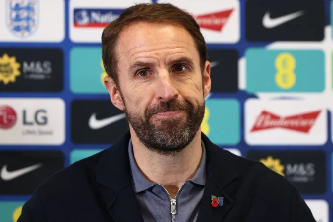 Englands Manager Gareth Southgate Holds 774425237 3