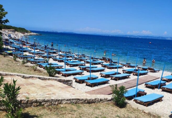 Plazhi I Karaburunit