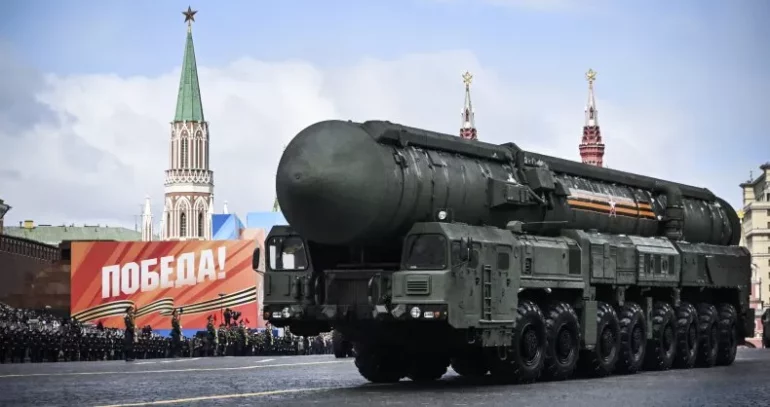 Russia Displays Intercontinental Ballistic Missile