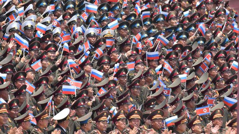 36048722 Nordkoreanische Soldaten Parade Hauptstadt Pjoengjang Nordkorea 2plt94e0ti70