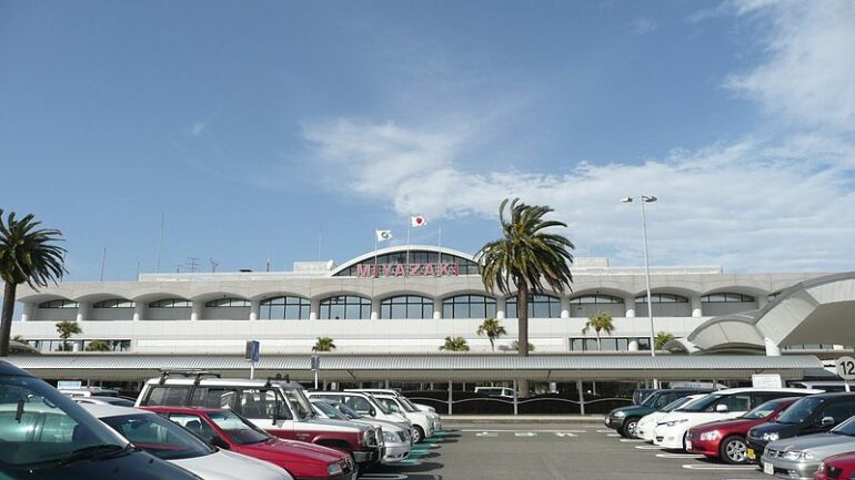 800px Miyazaki Airport Feb 2008