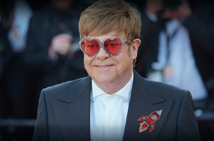 900 0 922bfd31 Elton Johnnn