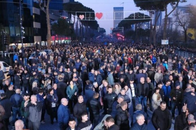 Protesta E Opozites2