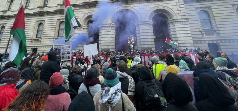 806x378 Pro Palestine Protesters Block Entrances Of Government Departments In London Demanding Full Arms Embargo On Is 1732810443415