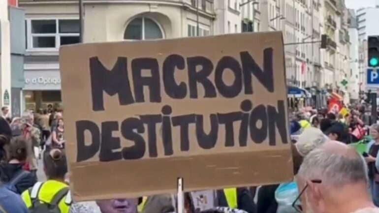 Macron Pano