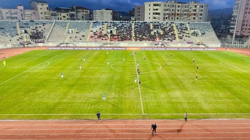 Dy gola dhe shumë episode, Egnatia mund Vllazninë