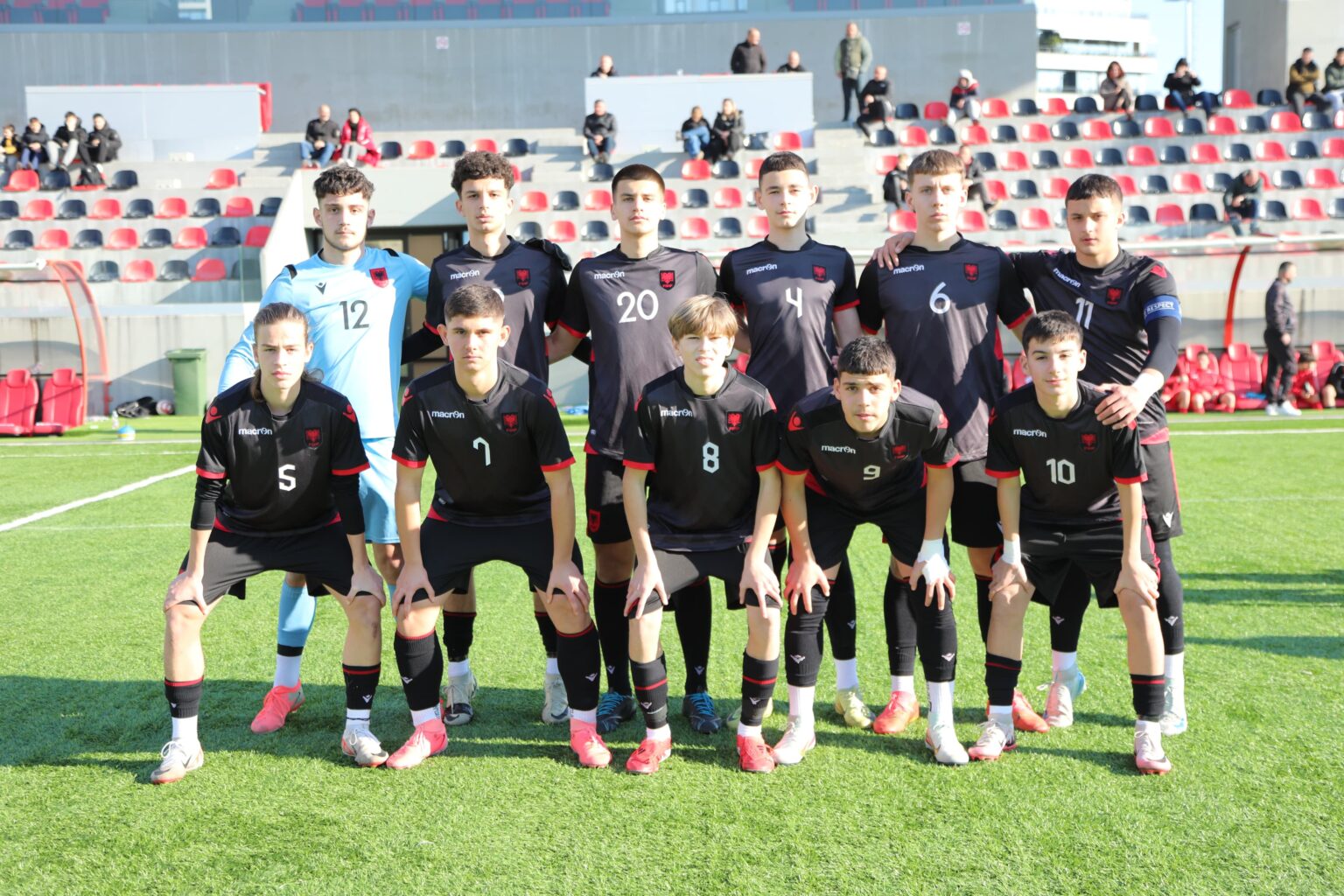 Elite Youth Development Academy vijon përgatitjet, zhvillon ndeshje miqësore me ekipin U16 të Partizanit