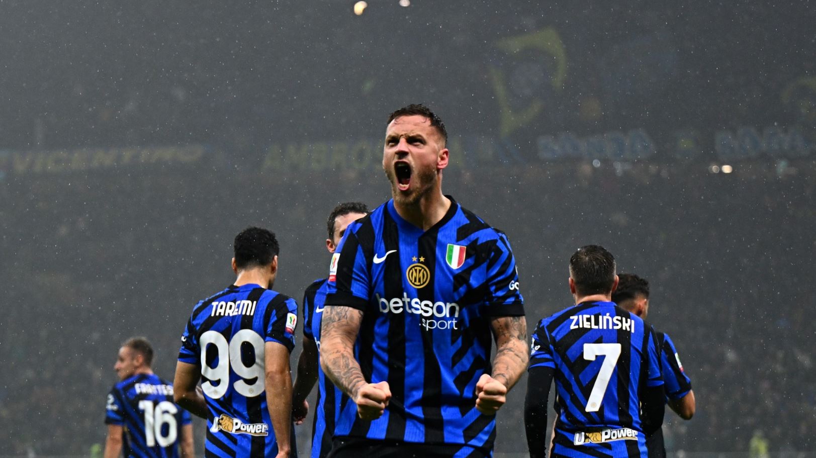 Inter “fluturon” në gjysmëfinale, e pret…Milan, por Inzaghi “driblon” derbin (VIDEO)
