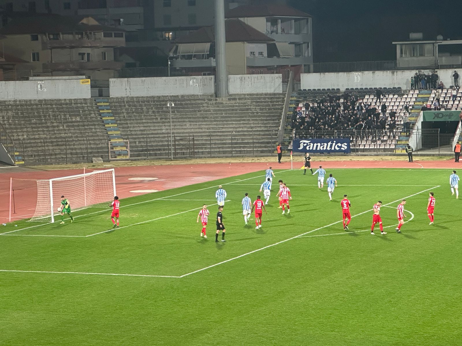 VIDEO/ Tirana “fluturon” në “Elbasan Arena”, një gol i jep fitoren bardhebluve ndaj Skënderbeut