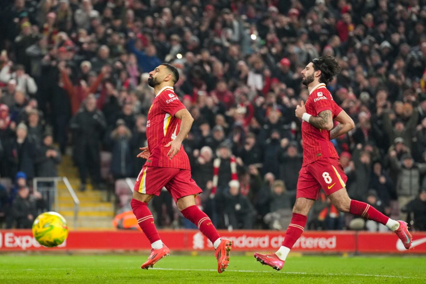 Dominim i kuq, Liverpool “likuidon” Newcastle, “fluturon” në finalen e Carabao Cup (VIDEO)