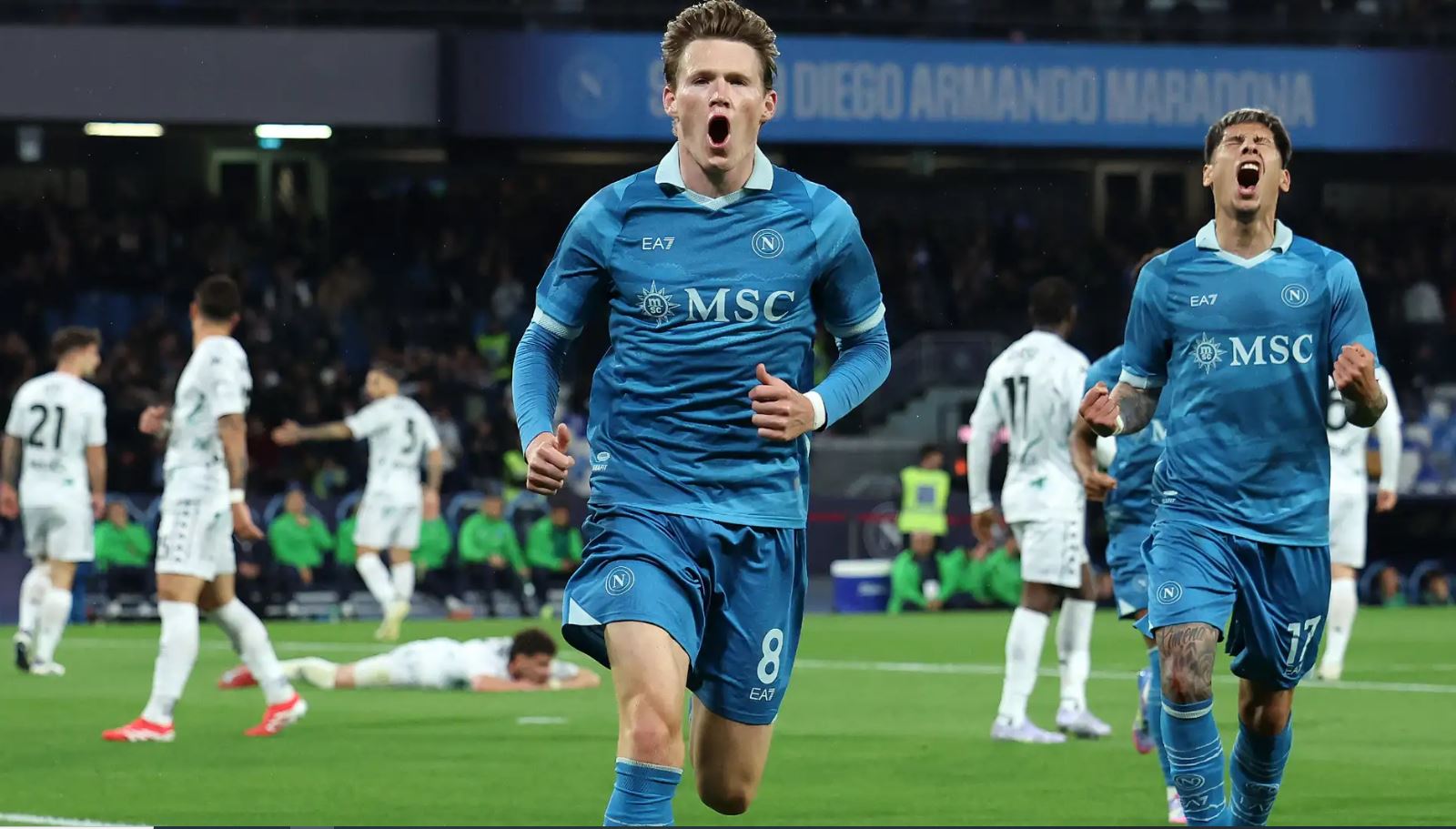VIDEO  Napoli nuk i ndahet Interit  mposht Empolin dhe beson te titulli