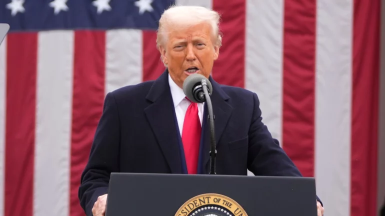 Trump Dasmoi Mak2